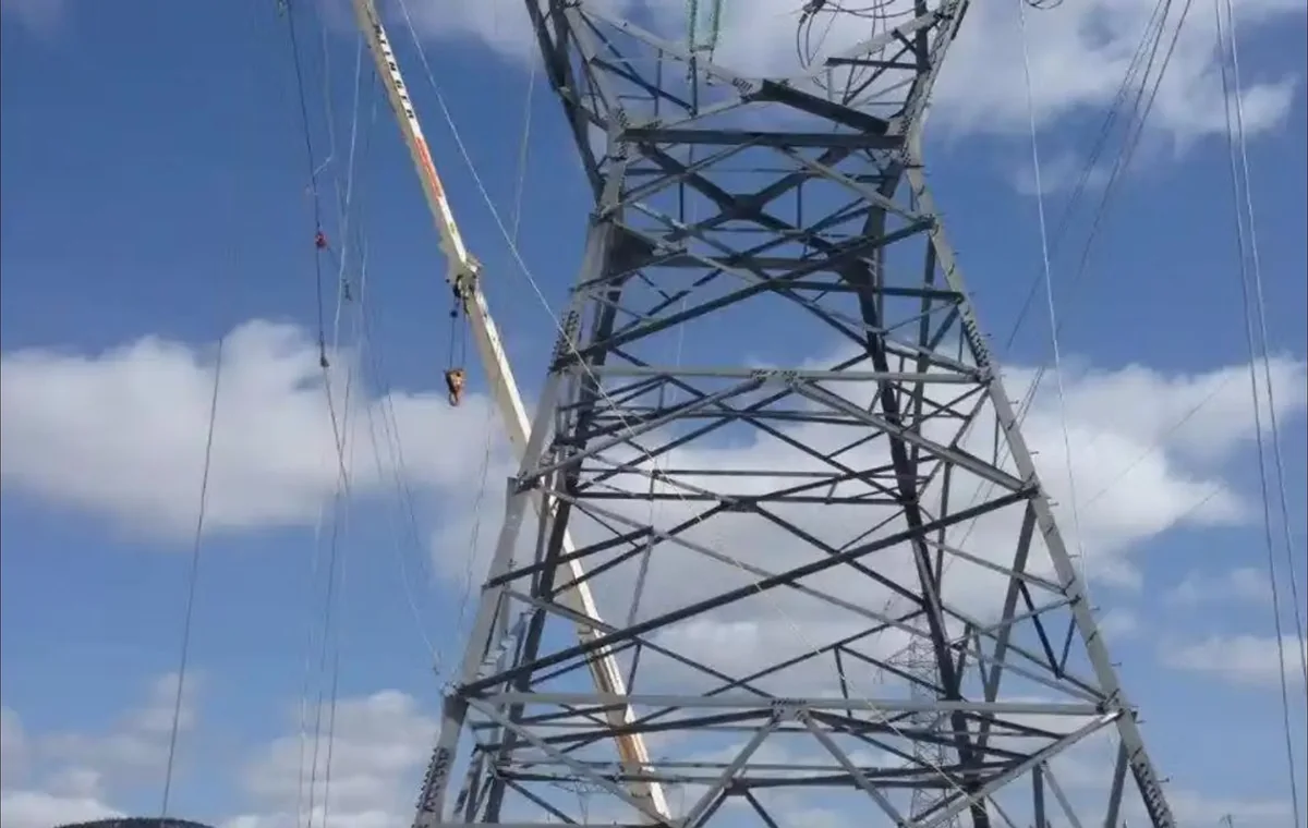 Electricity transmission towers and substations, Québec — Bocad reference project