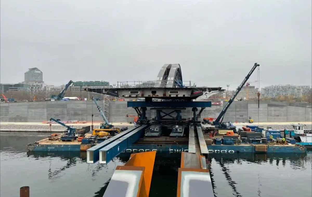 Installation of the new Seibert Bridge, Paris — Bocad reference project